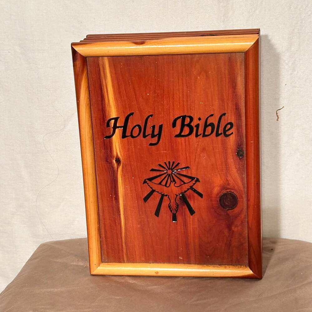 Vtg Dove Of Peace Holy Bible King James Local 1671 Union in Cedar Box